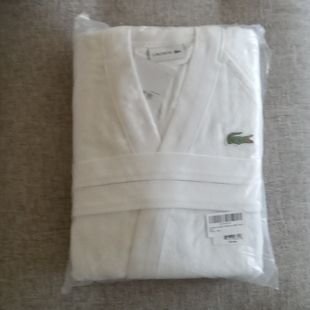 Lacoste unisex bathrobe-NEW - Picture 1 of 2